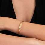 modelo-bracelete-ouro-amarelo-18k750-friso-detalhe-PUOASPD62500