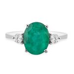 anel-ouro-branco-18k750-esmeralda-oval-210cts-brilhantes-brancos-frontal-ANOBESM80000