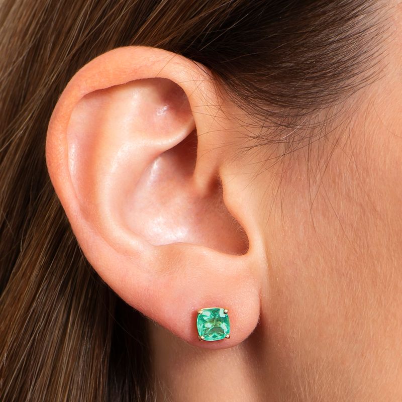 modelo-brinco-ouro-amrelo-18k750-esmeralda-cushion-155cts-detalhe-BROAESM74960