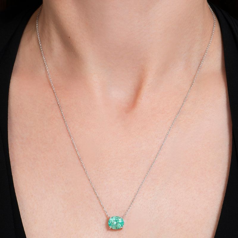 modelo-colar-esmeralda-colombiana-oval-238cts-ouro-branco-18k750-detalhe-COOBESM80065