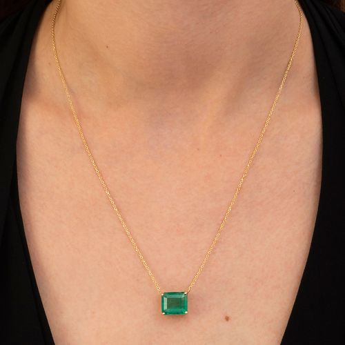 Colar solitário esmeralda 4,40cts