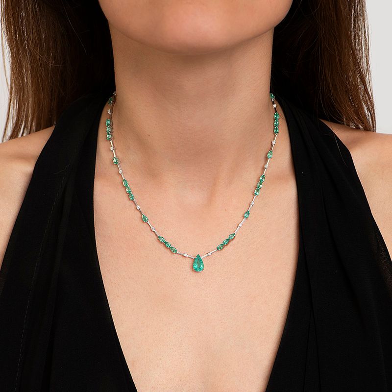 modelo-colar-riviera-ouro-branco-18k750-esmeralda-gotas-COOBESM13370
