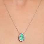 modelo-colar-ouro-branco-18k750-esmeralda-colombiana-gota-370cts-brilhantes-detalhe-COOBESM370868