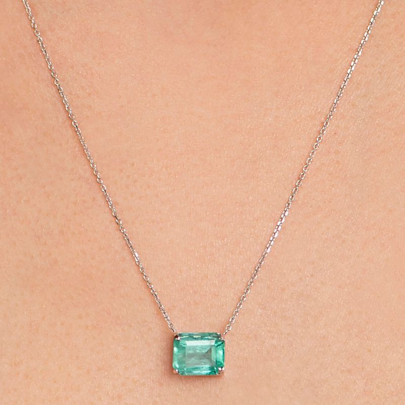 colar-ouro-branco-18k-750-esmeralda-colombiana-retangular-95x78mm-detalhe-COOBESM82594