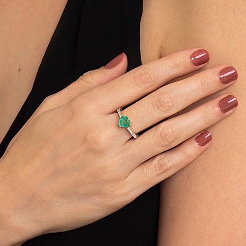 Anel esmeralda coração 1,34cts e brilhantes brancos