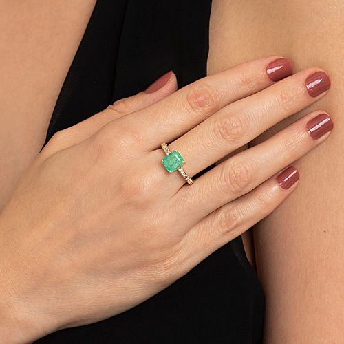 Anel esmeralda colombiana 2,42cts e brilhantes