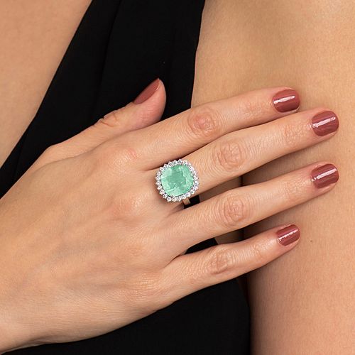 Anel esmeralda colombiana 10,18cts e brilhantes brancos