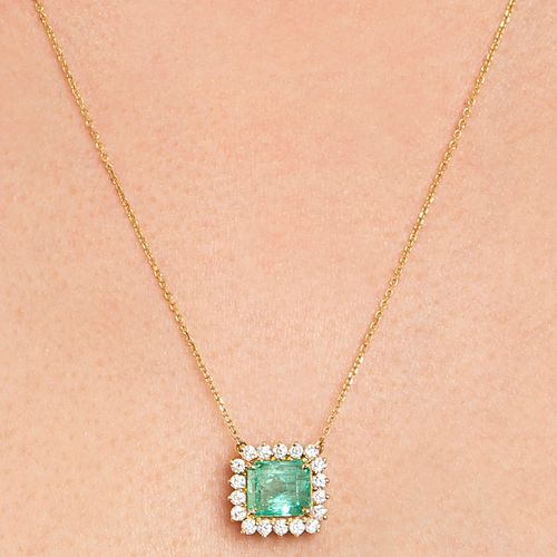 Colar esmeralda colombiana 2,07cts e brilhantes brancos