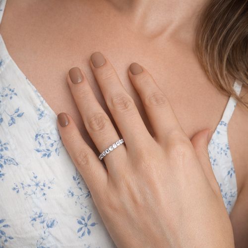 Meia aliança brilhantes brancos 82 pontos