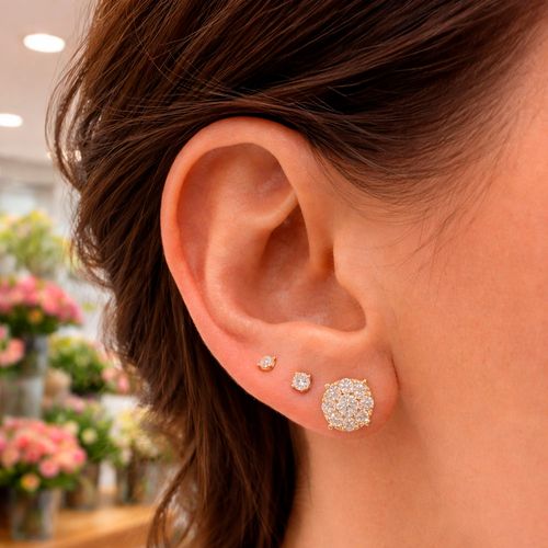 Brinco illusion brilhantes brancos 82 pontos