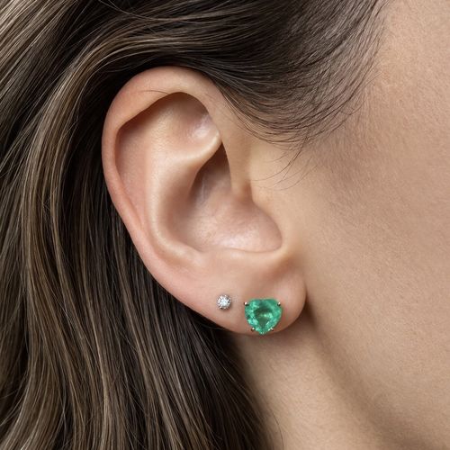 Brinco solitário esmeralda coração 2,41cts